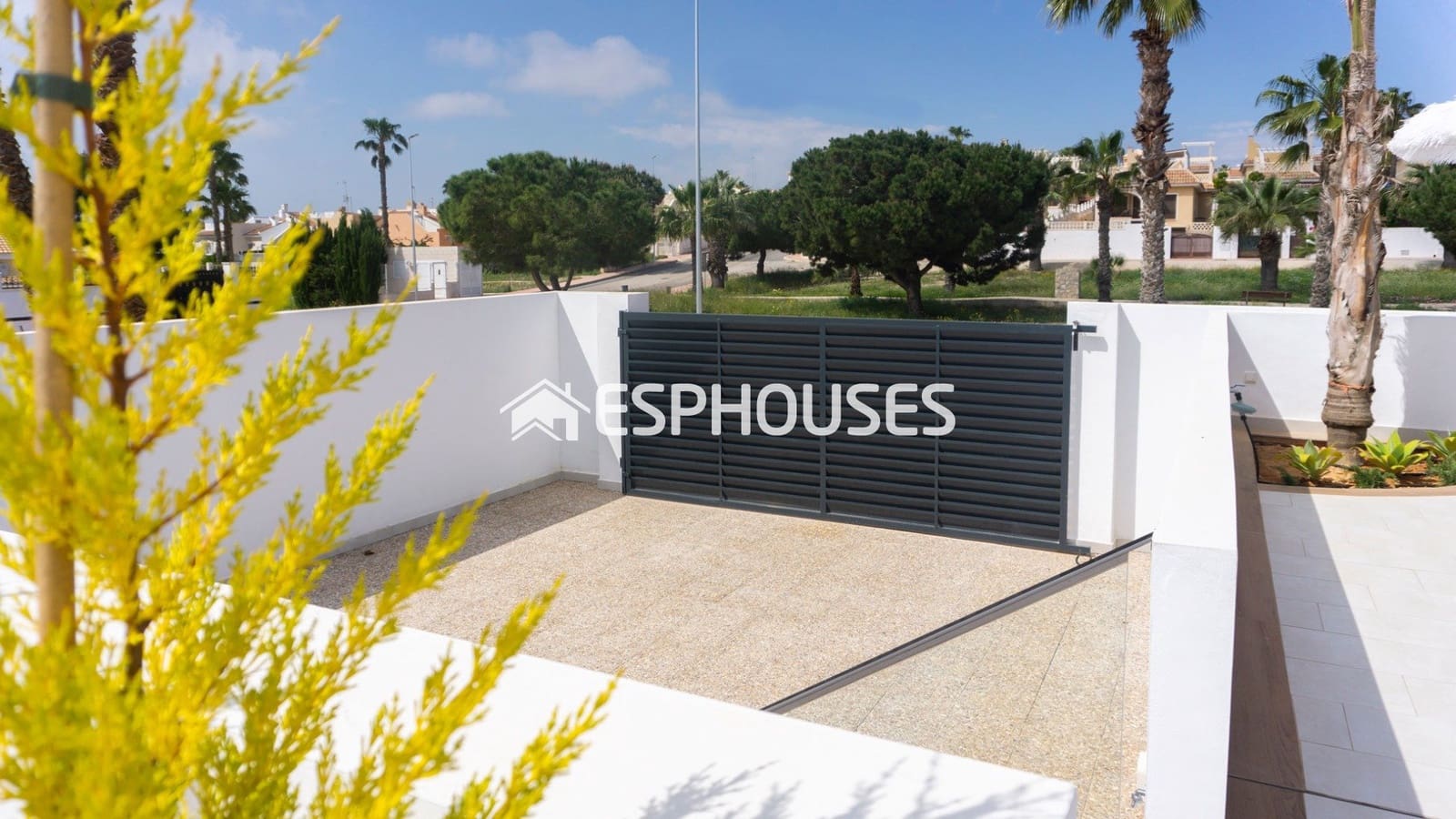Chalet de 3 habitaciones en Doña Pepa en venta con piscina - 829.663 € (Ref: 9444126)
