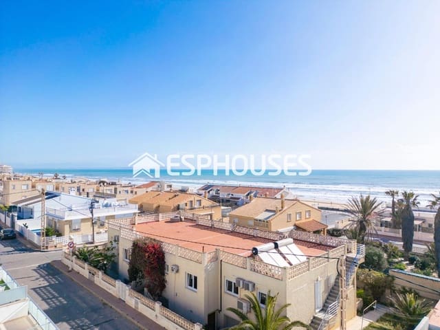 4 makuuhuone Bungalow myytävänä paikassa Guardamar Playa, Guardamar del Segura mukana uima-altaan 
autotalli - 519 000 € (Ref: 9444132)