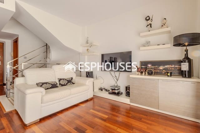 4 makuuhuone Bungalow myytävänä paikassa Guardamar Playa, Guardamar del Segura mukana uima-altaan 
autotalli - 519 000 € (Ref: 9444132)