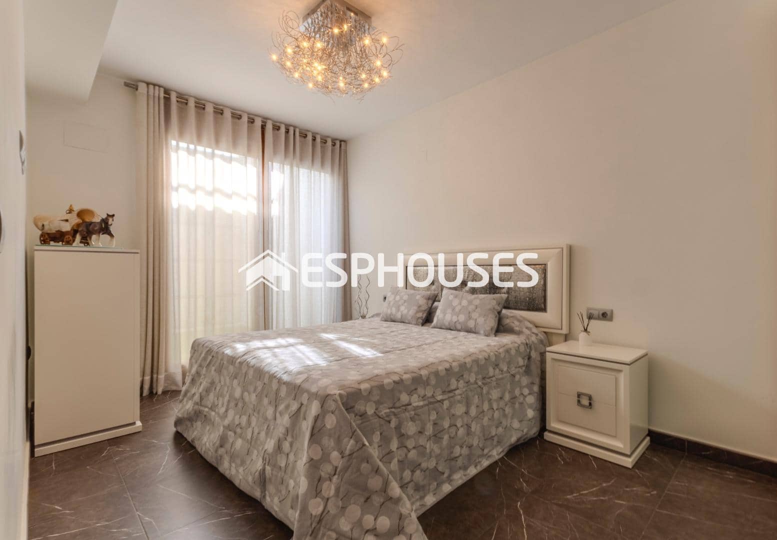 4 bedroom Bungalow for sale in Guardamar del Segura with pool garage - € 519,000 (Ref: 9444132)