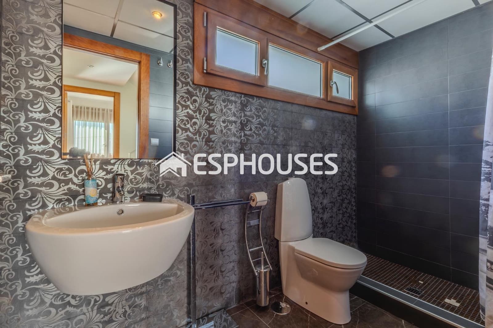 4 bedroom Bungalow for sale in Guardamar del Segura with pool garage - € 519,000 (Ref: 9444132)