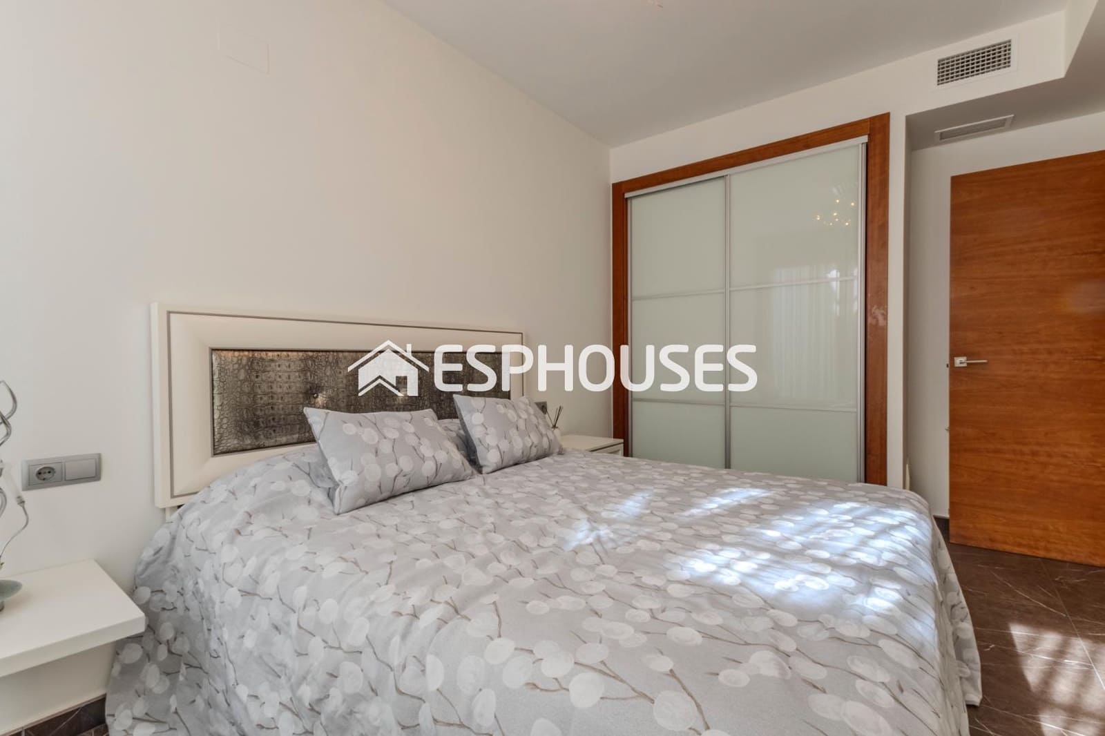 4 bedroom Bungalow for sale in Guardamar del Segura with pool garage - € 519,000 (Ref: 9444132)