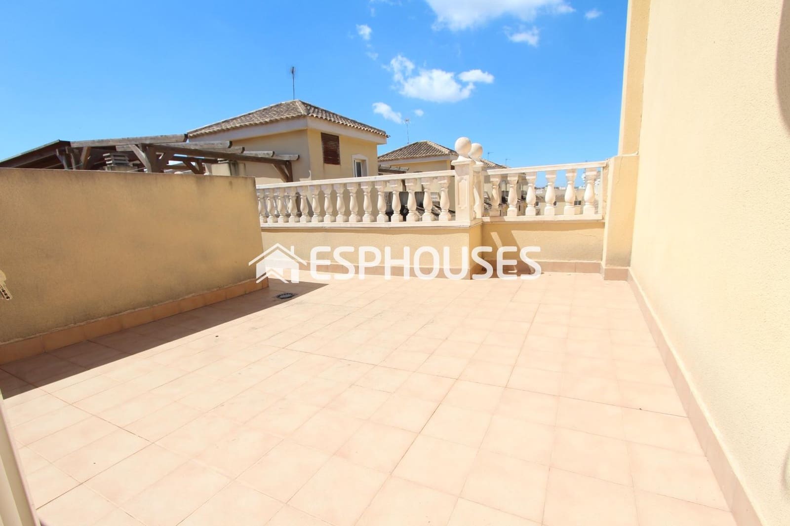 2 bedroom Apartment for sale in Formentera del Segura with pool - € 101,000 (Ref: 9444142)