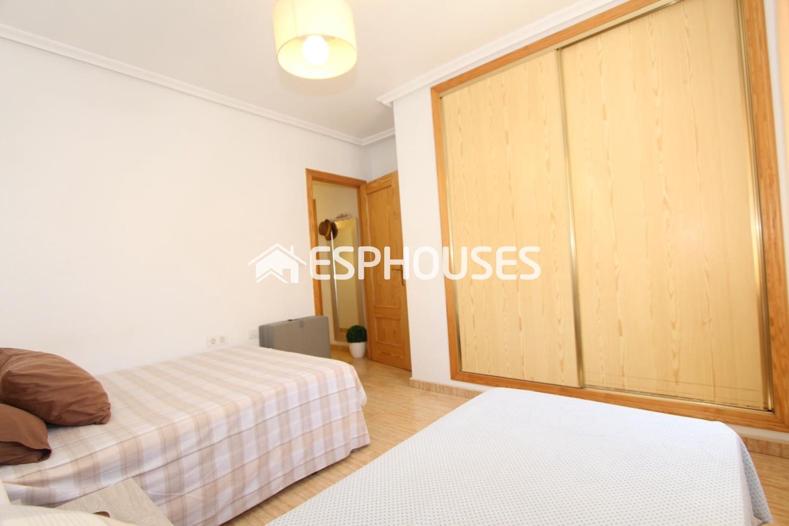 2 bedroom Apartment for sale in Formentera del Segura with pool - € 101,000 (Ref: 9444142)