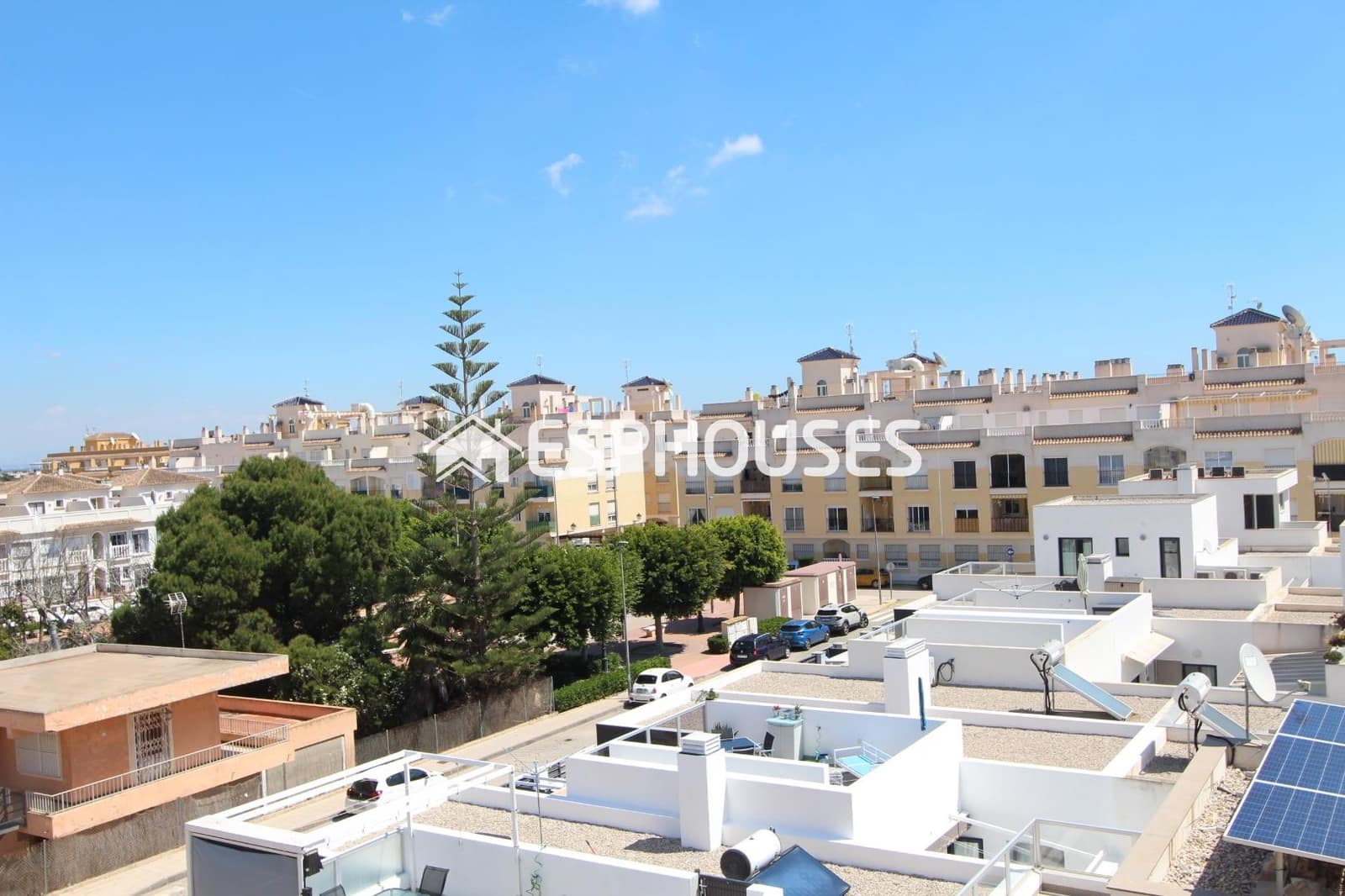 2 bedroom Apartment for sale in Formentera del Segura with pool - € 101,000 (Ref: 9444142)