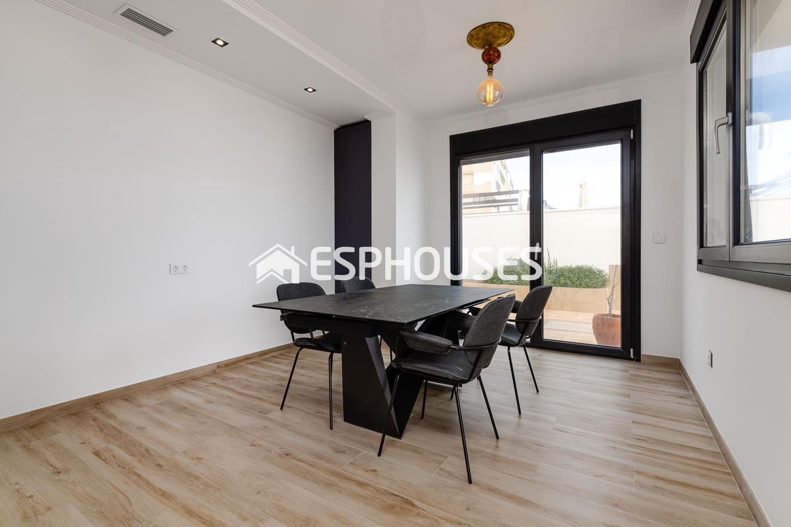 4 bedroom Villa for sale in Torrevieja with pool garage - € 990,000 (Ref: 9444196)