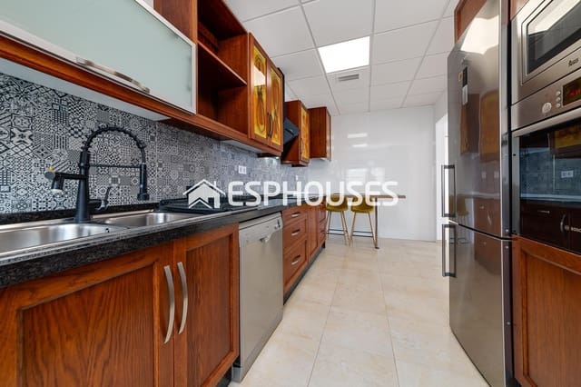 4 bedroom Villa for sale in Torrevieja with pool garage - € 990,000 (Ref: 9444196)