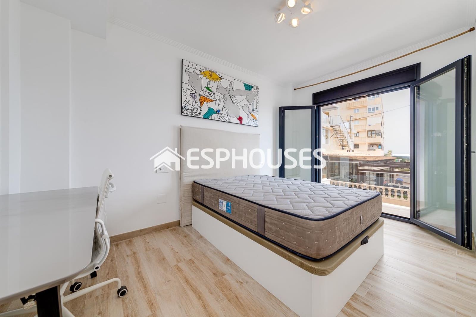 4 bedroom Villa for sale in Torrevieja with pool garage - € 990,000 (Ref: 9444196)