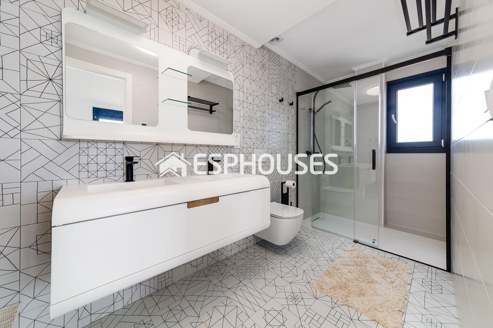 4 bedroom Villa for sale in Torrevieja with pool garage - € 990,000 (Ref: 9444196)