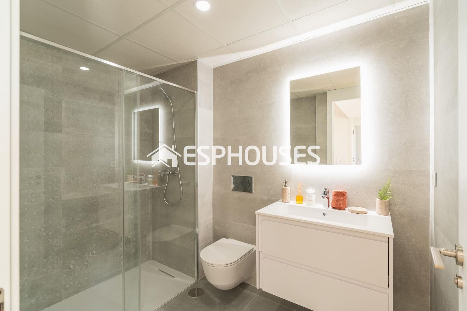 4 quarto Bungalow para venda em La Nucia com piscina garagem - 449 000 € (Ref: 9444206)