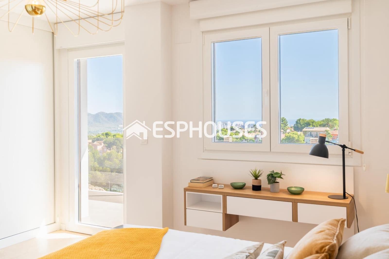 4 soveværelse Bungalow til salg i La Nucia med swimmingpool garage - € 499.000 (Ref: 9444207)