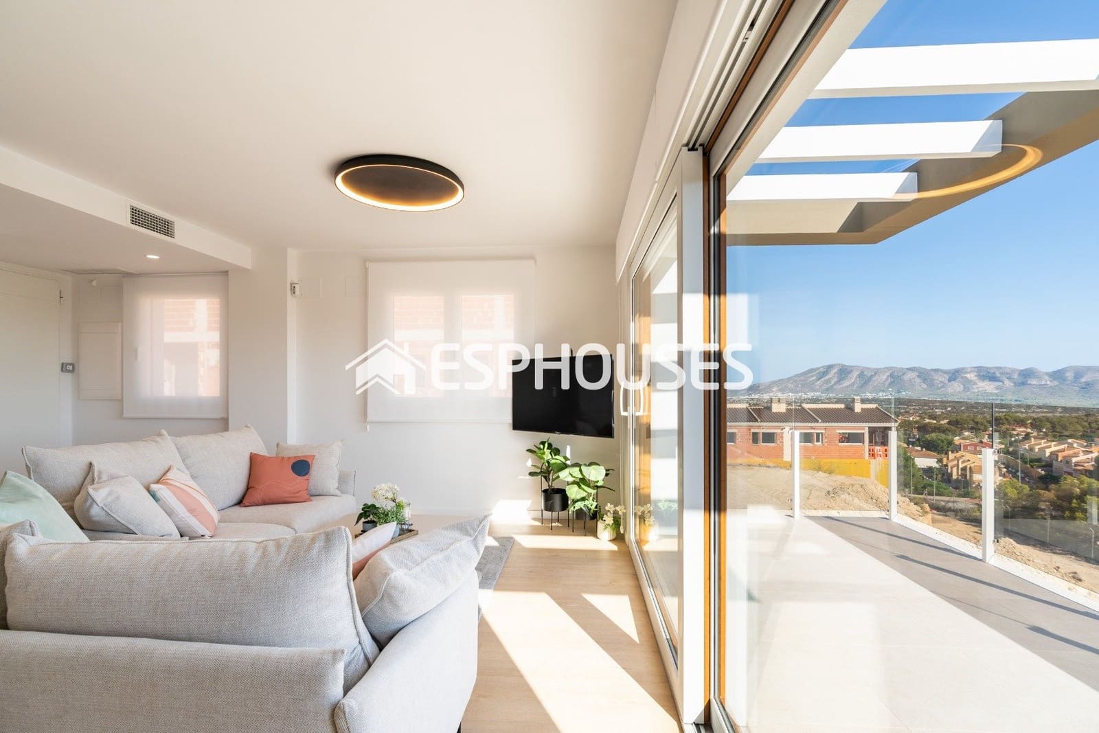 4 quarto Casa em Banda para venda em La Nucia com piscina garagem - 475 000 € (Ref: 9444208)