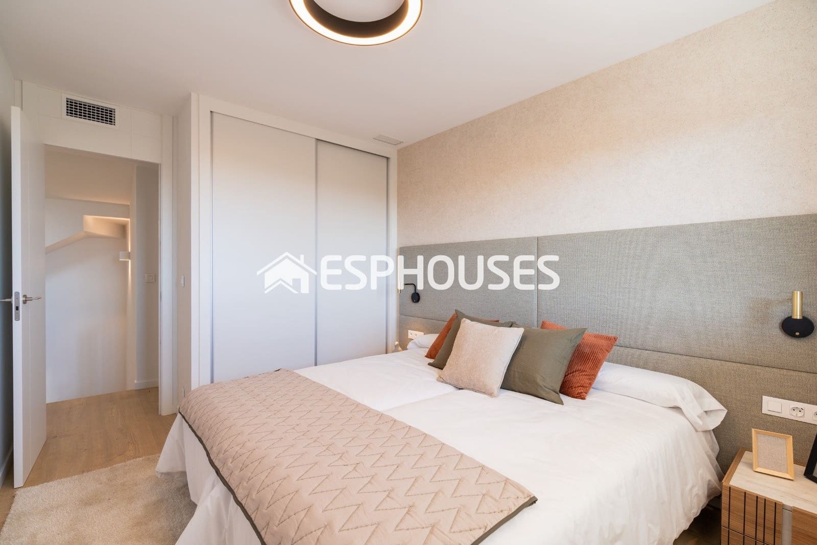 4 quarto Casa em Banda para venda em La Nucia com piscina garagem - 475 000 € (Ref: 9444208)