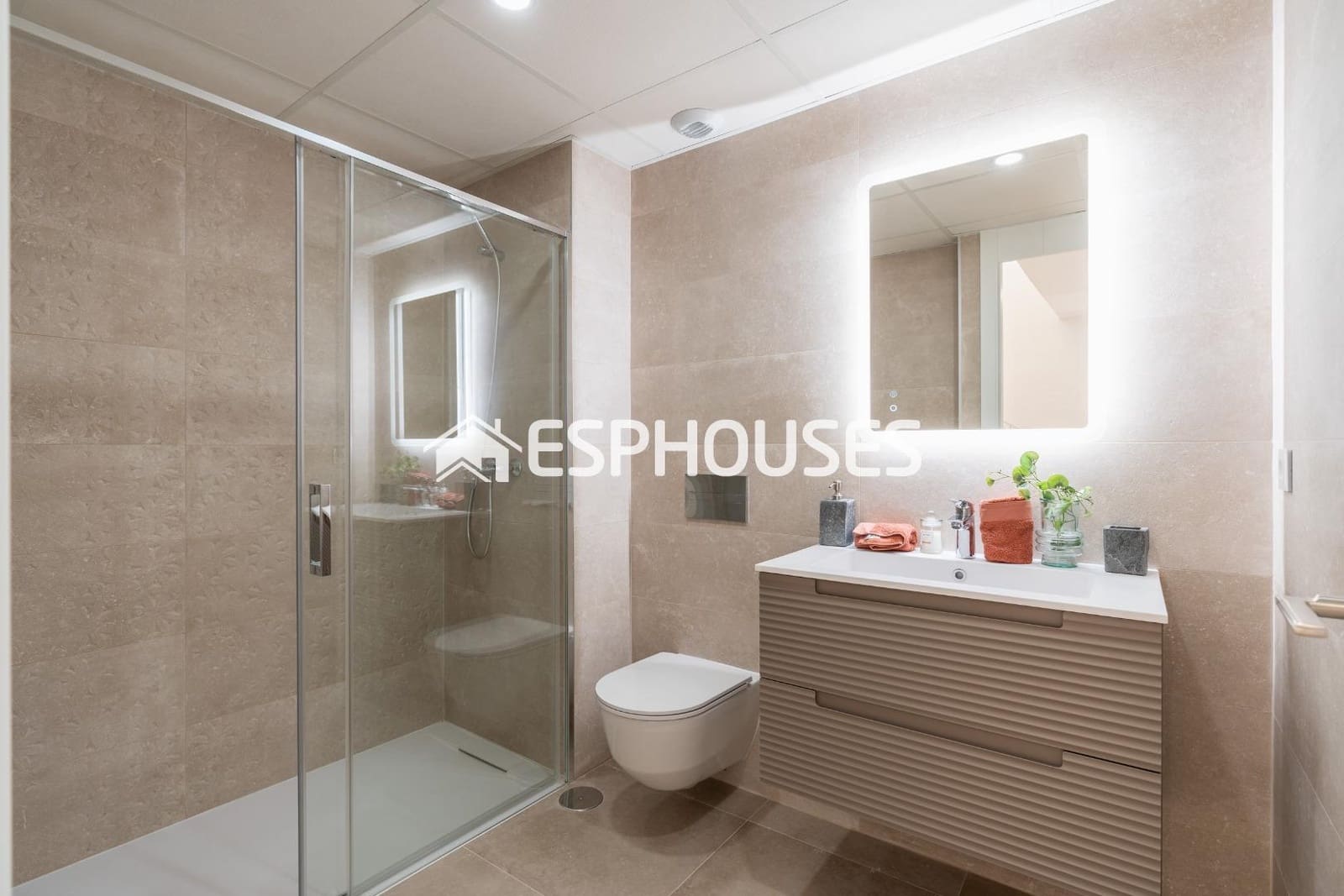 4 quarto Bungalow para venda em La Nucia com piscina garagem - 545 000 € (Ref: 9444211)