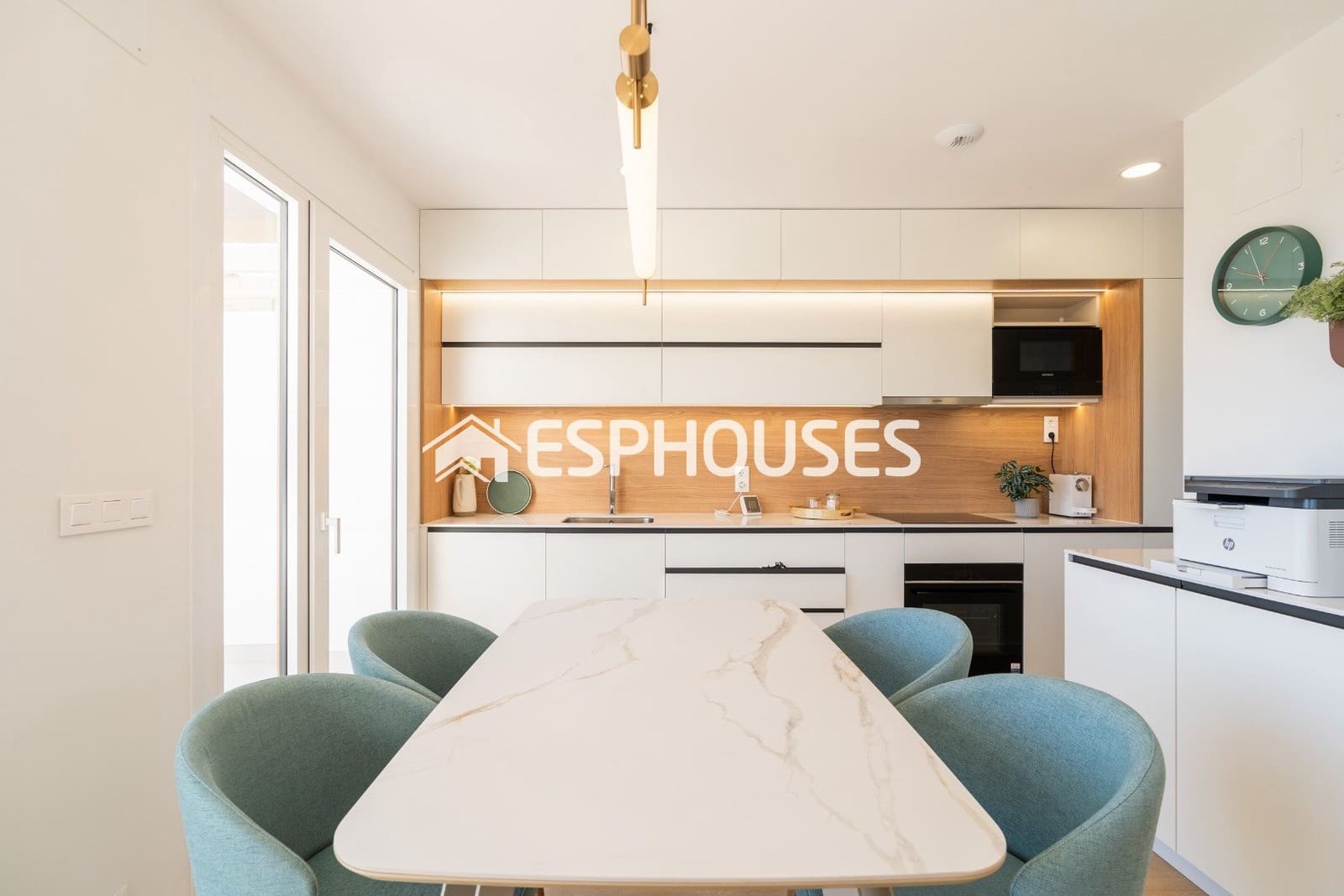 4 soverom Hus til salgs i La Nucia med svømmebasseng garasje - € 546 000 (Ref: 9444211)