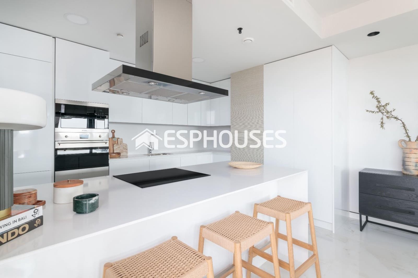 2 makuuhuone Huoneisto myytävänä paikassa Benidorm mukana uima-altaan 
autotalli - 660 250 € (Ref: 9444221)