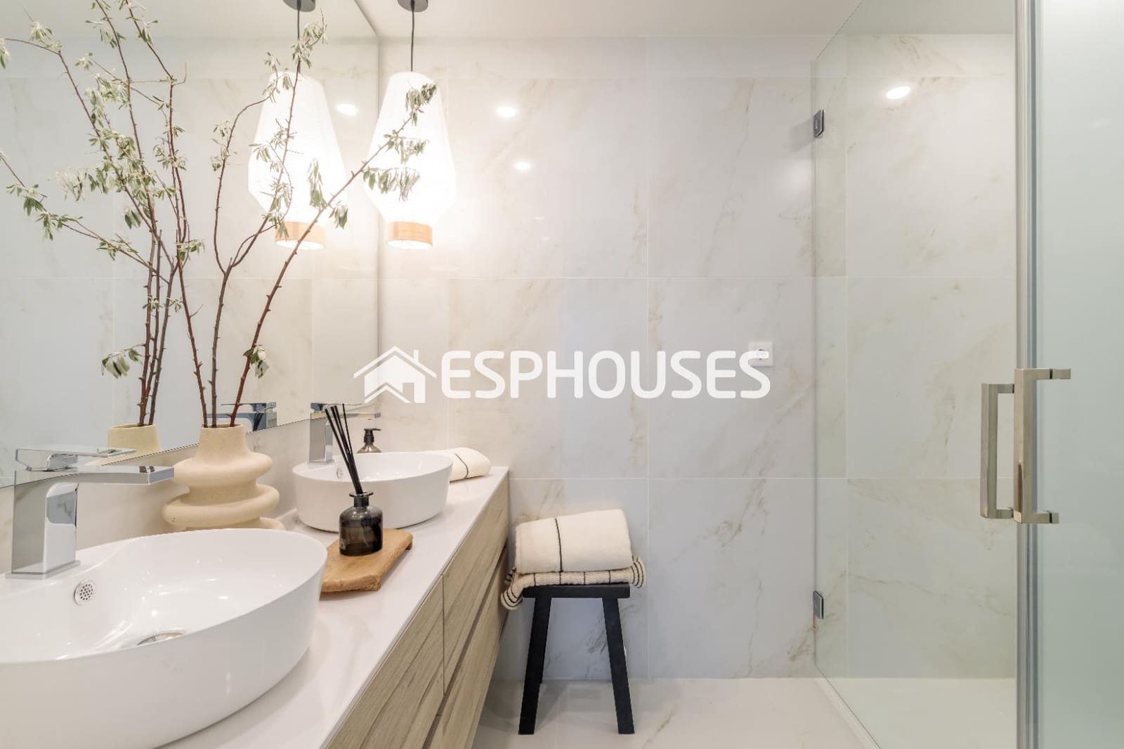 2 makuuhuone Huoneisto myytävänä paikassa Benidorm mukana uima-altaan 
autotalli - 660 250 € (Ref: 9444221)