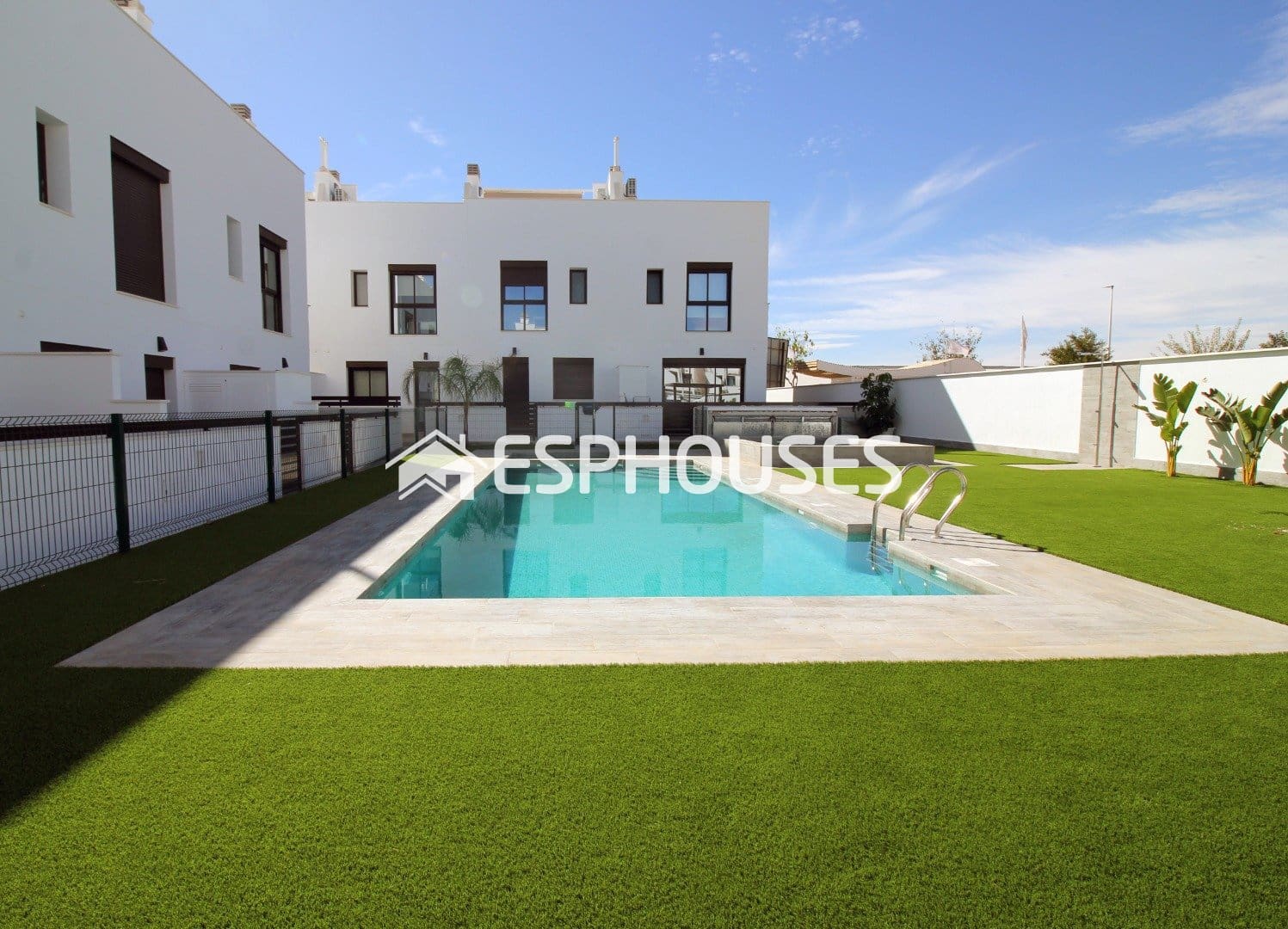 Pareado de 3 habitaciones en Pilar de la Horadada en venta con piscina - 354.900 € (Ref: 9444238)
