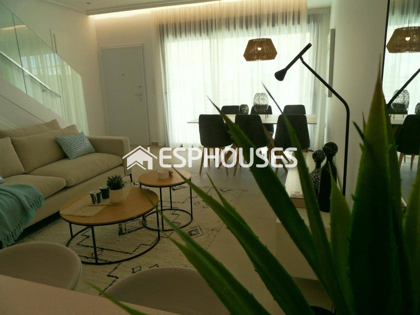 4 quarto Bungalow para venda em Pilar de la Horadada com piscina garagem - 369 900 € (Ref: 9444239)