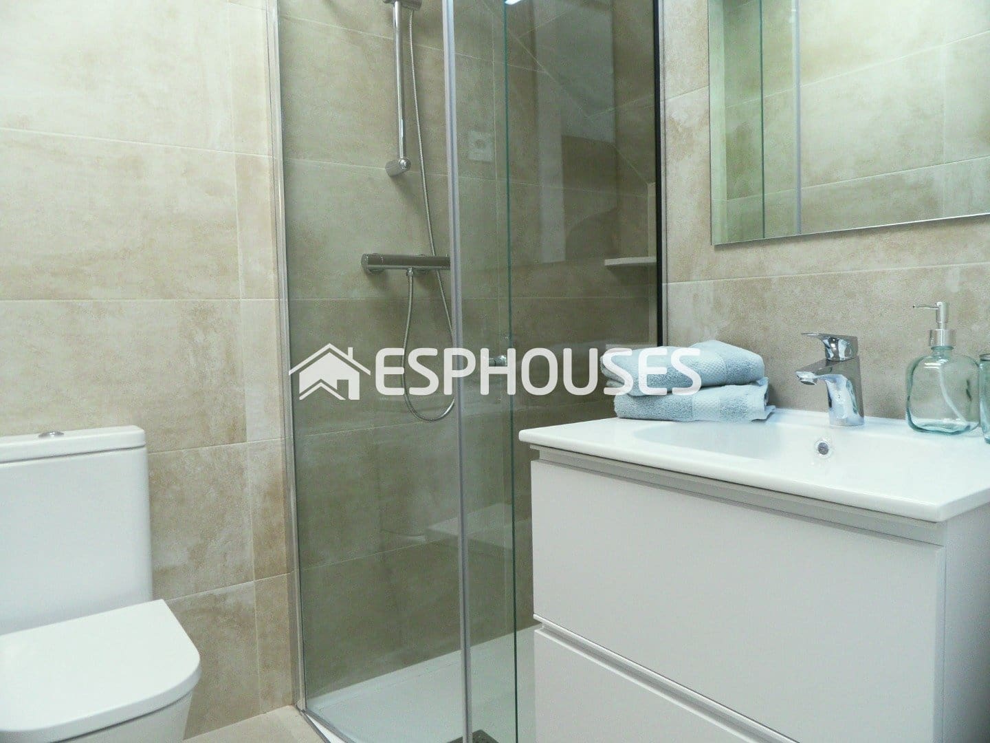 4 bedroom Semi-detached Villa for sale in Pilar de la Horadada with pool - € 369,900 (Ref: 9444239)