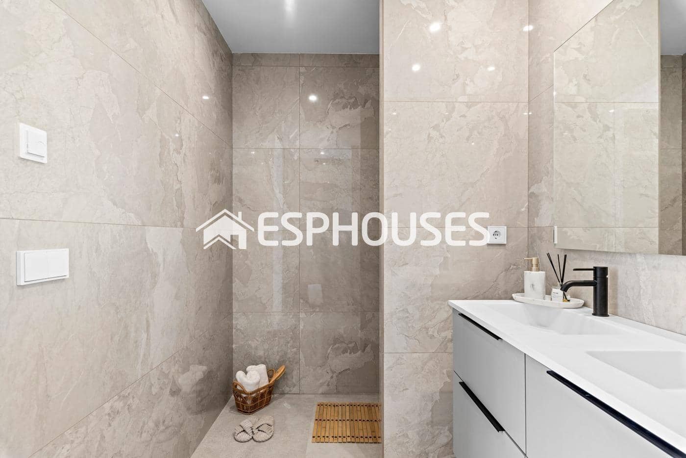 4 sovrum Villa till salu i Polop med pool garage - 725 000 € (Ref: 9444242)