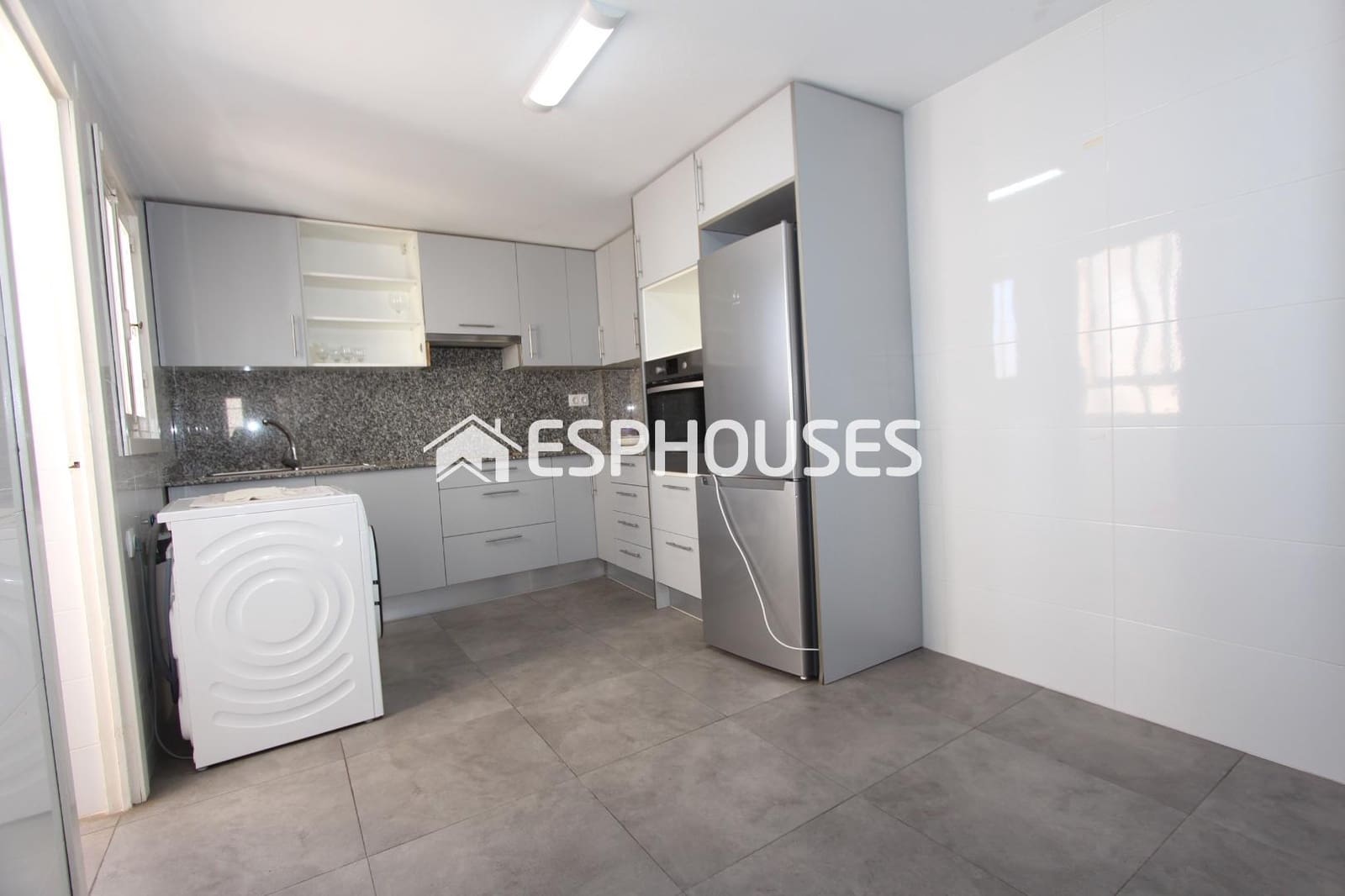 3 bedroom Apartment for sale in Guardamar del Segura - € 129,000 (Ref: 9444243)