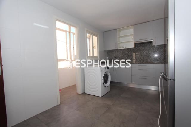 3 bedroom Apartment for sale in Zona Pueblo, Guardamar del Segura - € 129,000 (Ref: 9444243)