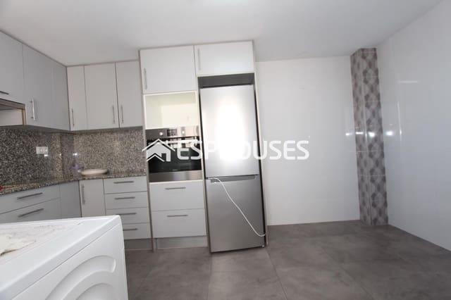 3 bedroom Apartment for sale in Zona Pueblo, Guardamar del Segura - € 129,000 (Ref: 9444243)