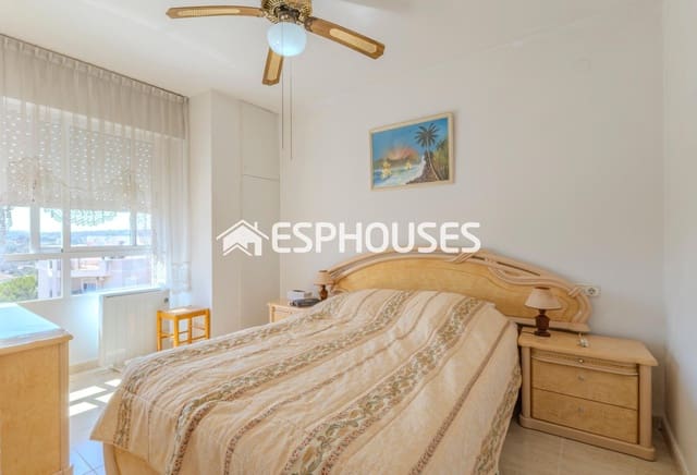 Apartamento de 3 habitaciones en Las Viñas, Guardamar del Segura en venta con piscina garaje - 220.000 € (Ref: 9444246)