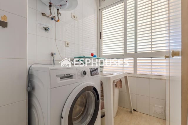 Apartamento de 3 habitaciones en Las Viñas, Guardamar del Segura en venta con piscina garaje - 220.000 € (Ref: 9444246)