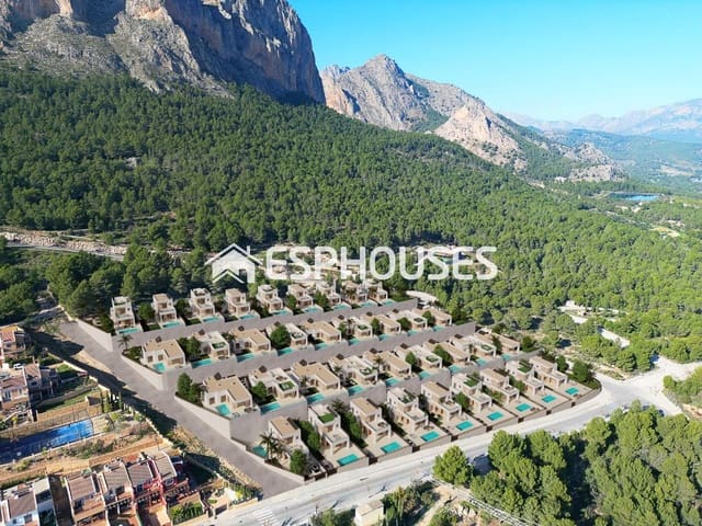 3 makuuhuone Huvila myytävänä paikassa Polop mukana uima-altaan 
autotalli - 598 000 € (Ref: 9444248)