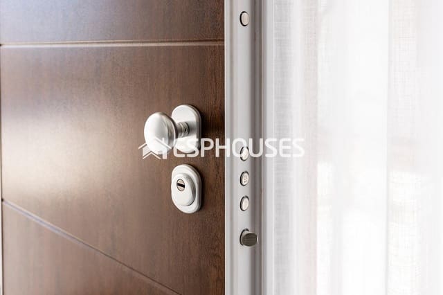 3 makuuhuone Huvila myytävänä paikassa Polop mukana uima-altaan 
autotalli - 598 000 € (Ref: 9444248)