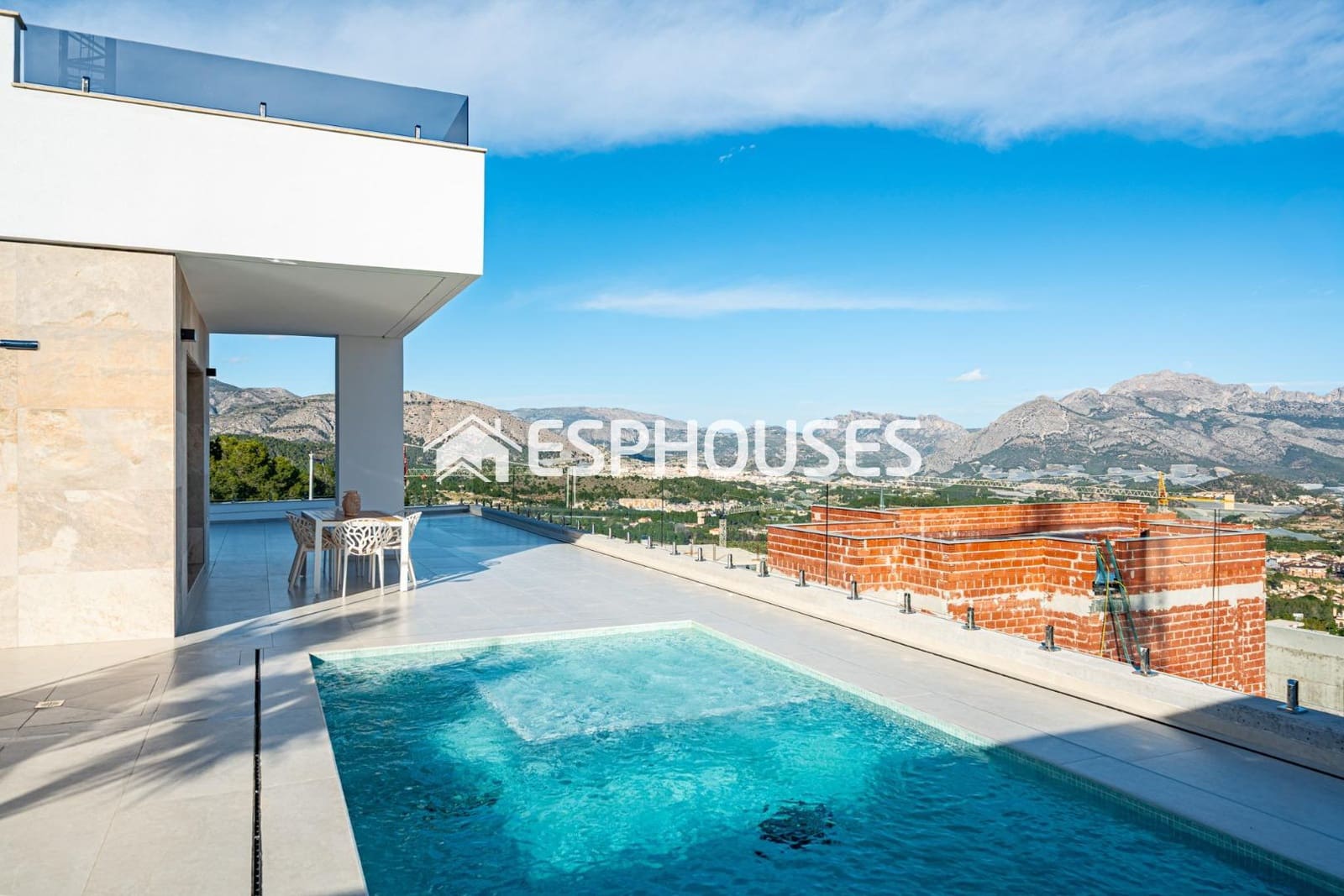 3 bedroom Villa for sale in Polop with pool garage - € 649,000 (Ref: 9444250)