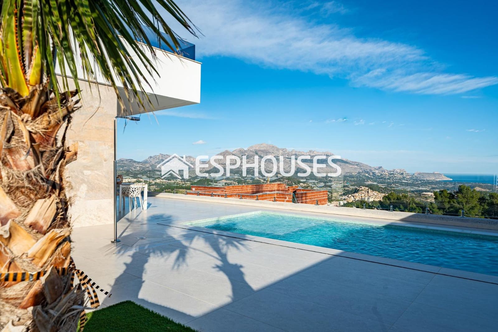 3 bedroom Villa for sale in Polop with pool garage - € 649,000 (Ref: 9444250)