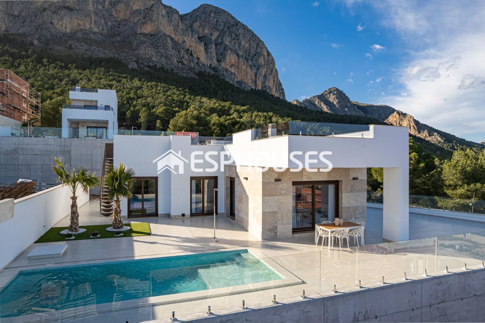 3 bedroom Villa for sale in Polop with pool garage - € 649,000 (Ref: 9444250)