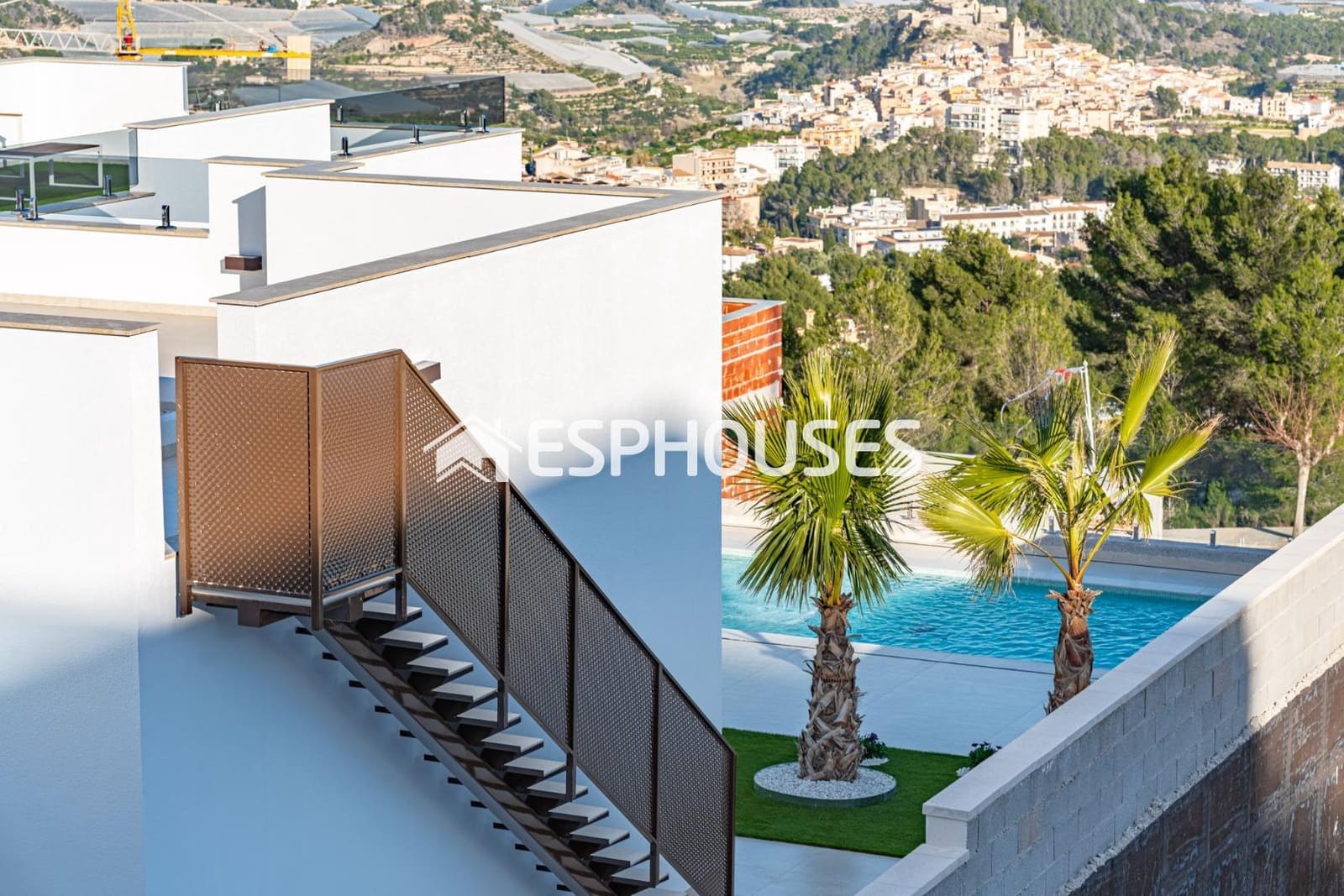 3 bedroom Villa for sale in Polop with pool garage - € 649,000 (Ref: 9444250)