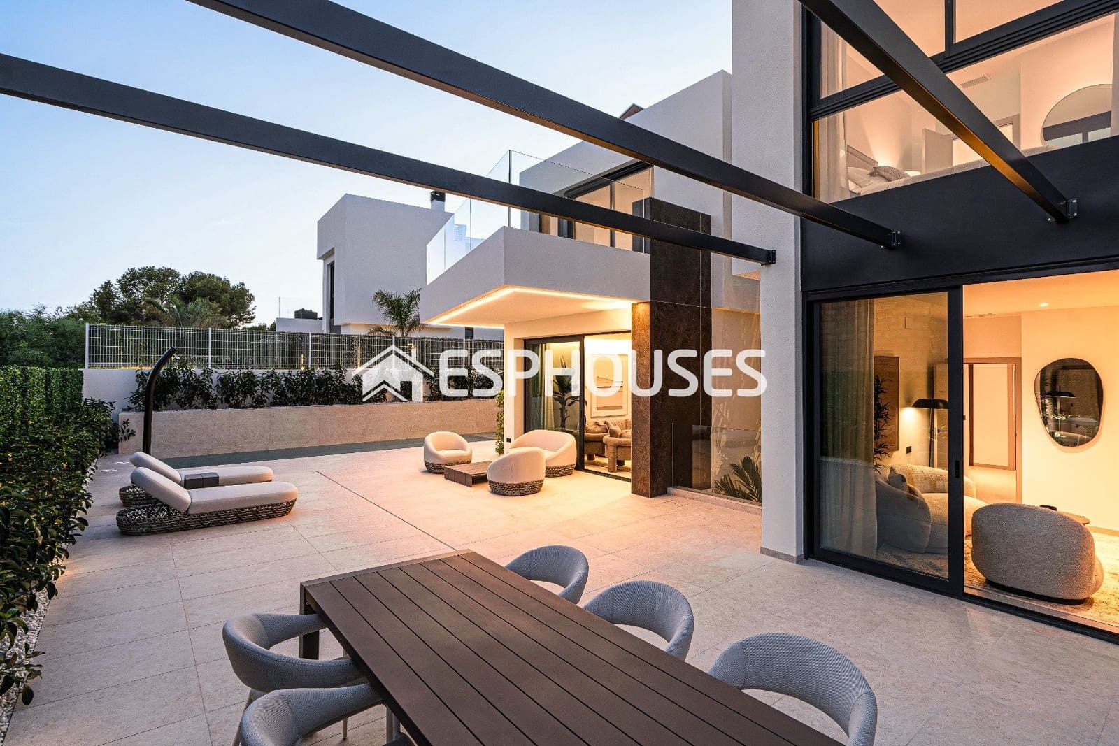 4 soveværelse Villa til salg i La Nucia med swimmingpool - € 1.095.000 (Ref: 9444254)