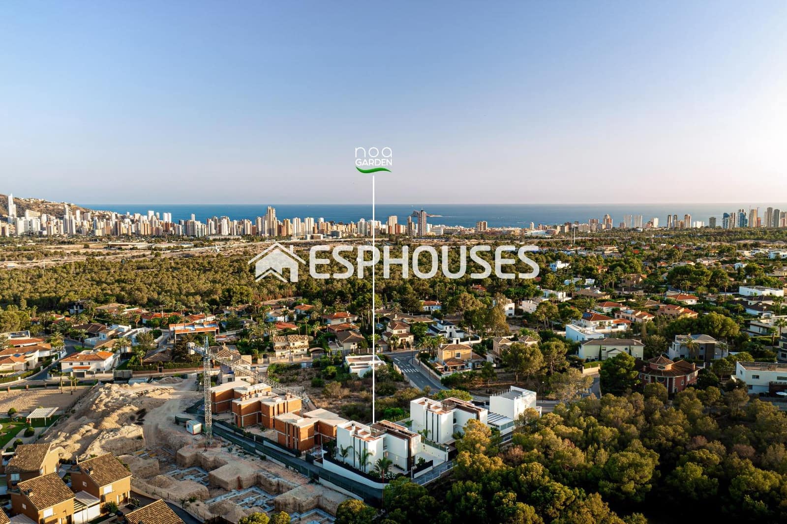 Chalet de 5 habitaciones en La Nucia en venta con piscina garaje - 1.280.000 € (Ref: 9444256)