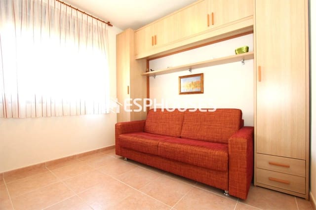 Apartamento de 2 habitaciones en Puerto Deportivo, Guardamar del Segura en venta con piscina garaje - 237.000 € (Ref: 9444257)