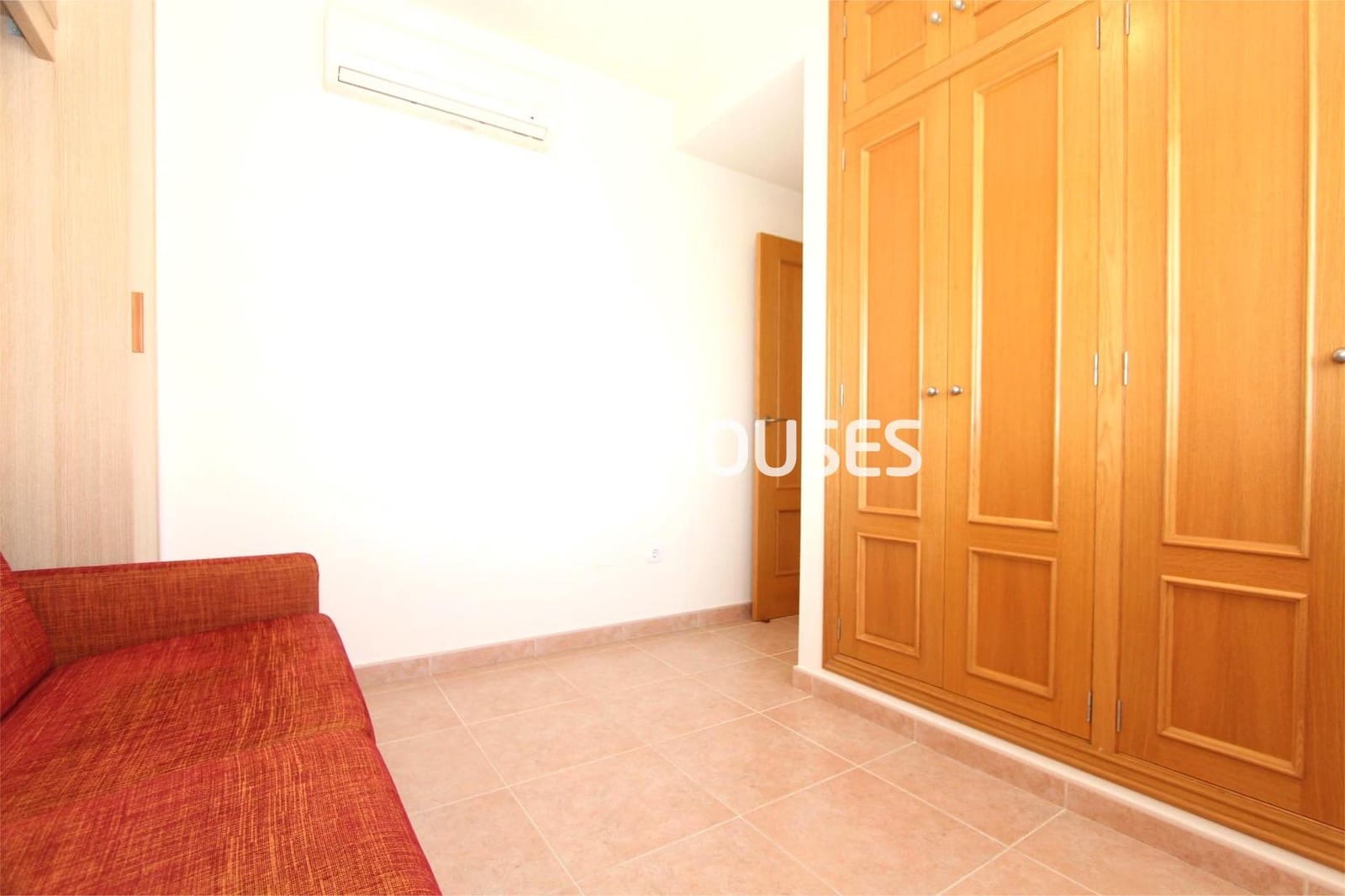 Apartamento de 2 habitaciones en Guardamar del Segura en venta con piscina garaje - 237.000 € (Ref: 9444257)