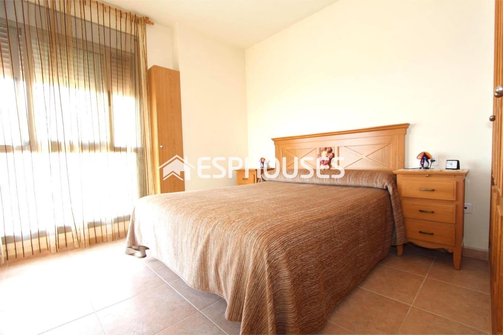 Apartamento de 2 habitaciones en Guardamar del Segura en venta con piscina garaje - 237.000 € (Ref: 9444257)