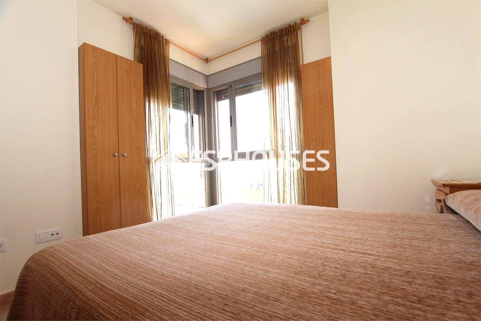 Apartamento de 2 habitaciones en Guardamar del Segura en venta con piscina garaje - 237.000 € (Ref: 9444257)