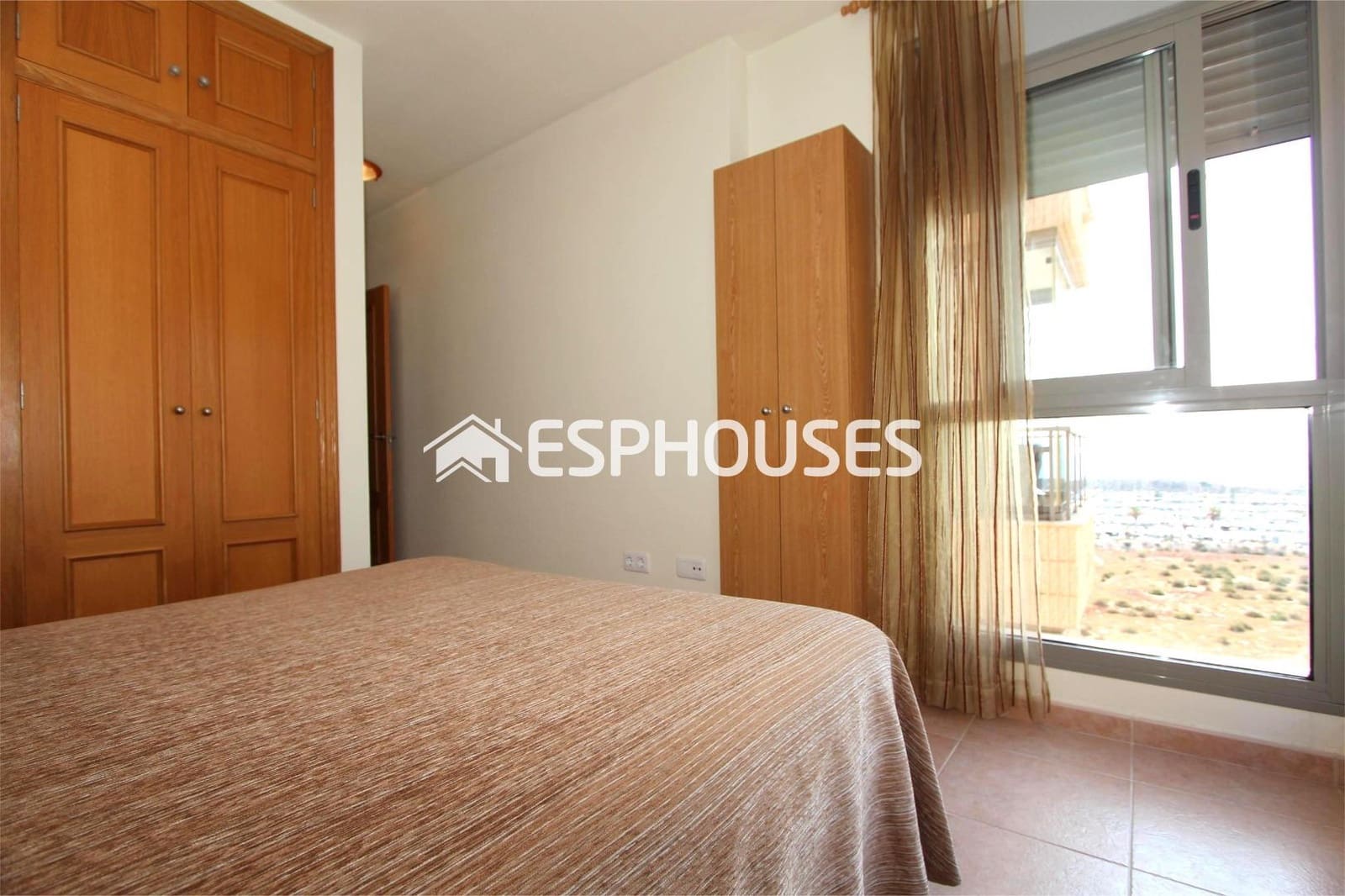 Apartamento de 2 habitaciones en Guardamar del Segura en venta con piscina garaje - 237.000 € (Ref: 9444257)