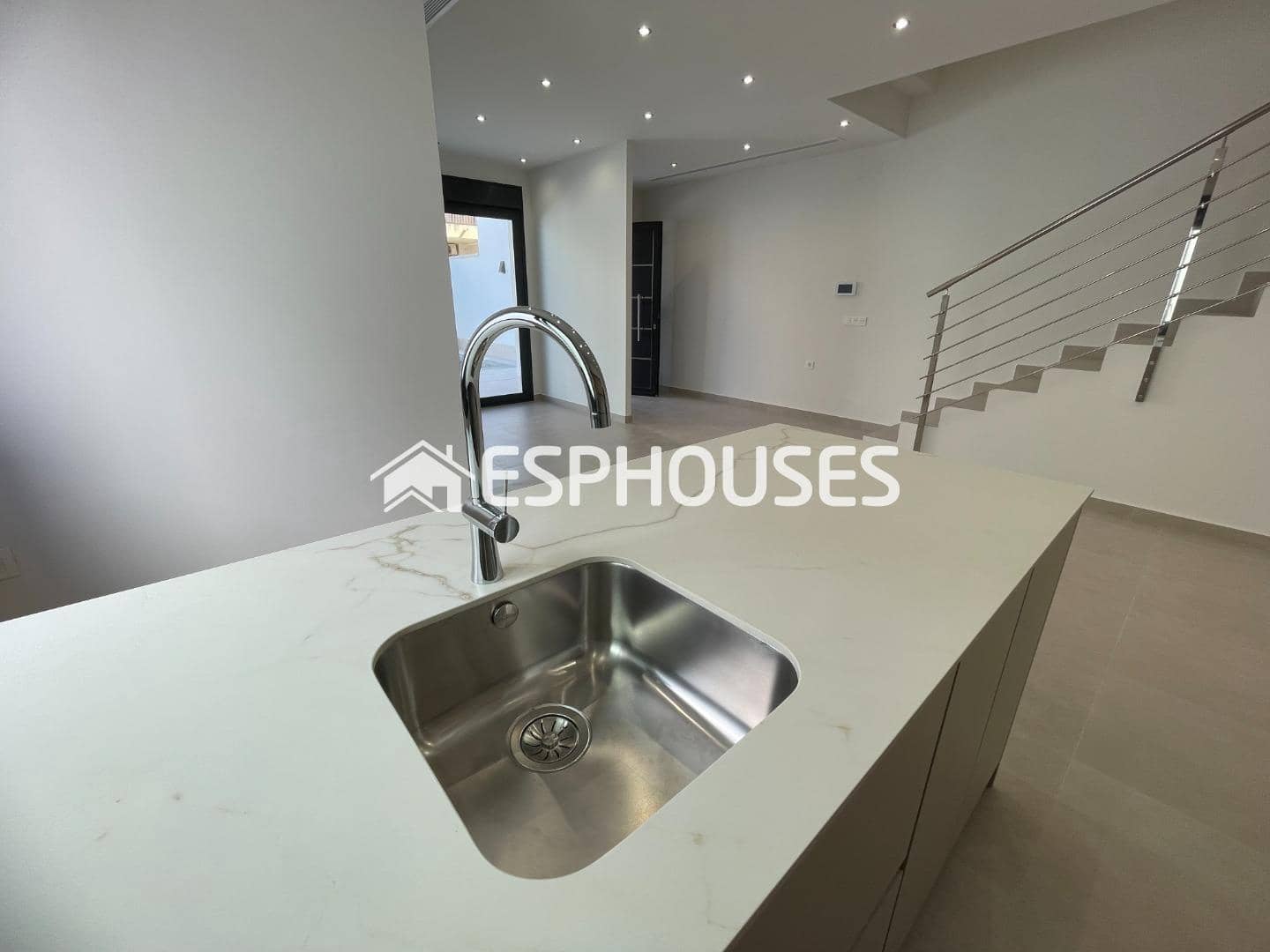 3 bedroom Villa for sale in Almoradi with pool garage - € 359,900 (Ref: 9444259)