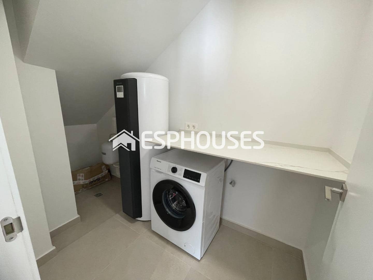 3 bedroom Villa for sale in Almoradi with pool garage - € 359,900 (Ref: 9444259)