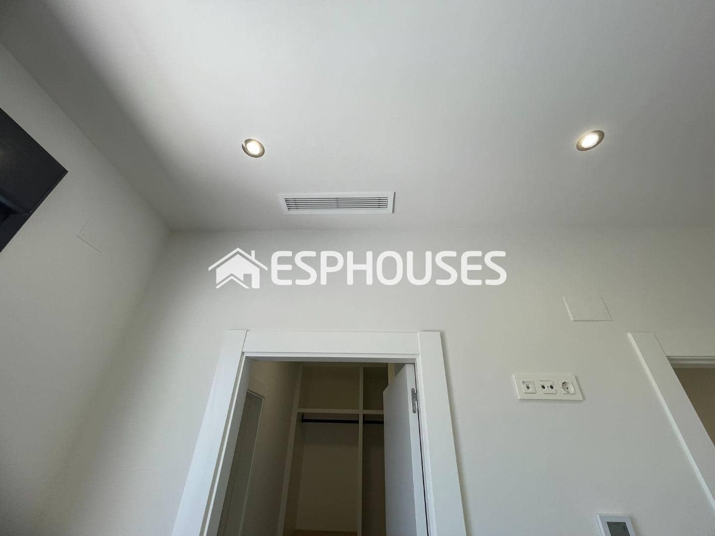 3 bedroom Villa for sale in Almoradi with pool garage - € 359,900 (Ref: 9444259)