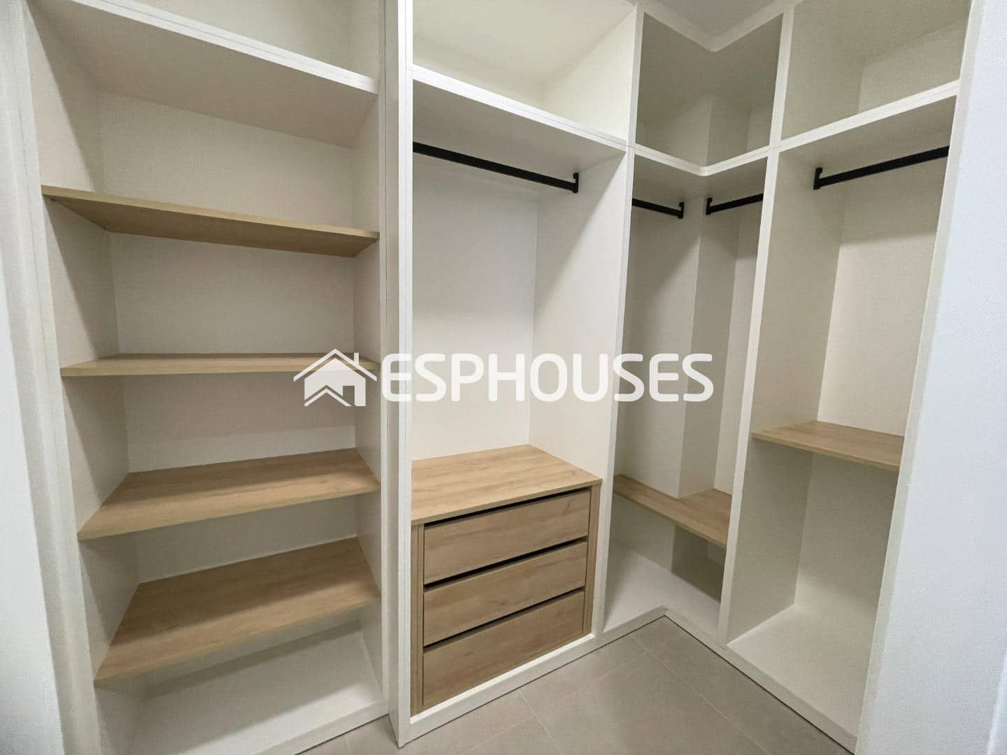 3 bedroom Villa for sale in Almoradi with pool garage - € 359,900 (Ref: 9444259)