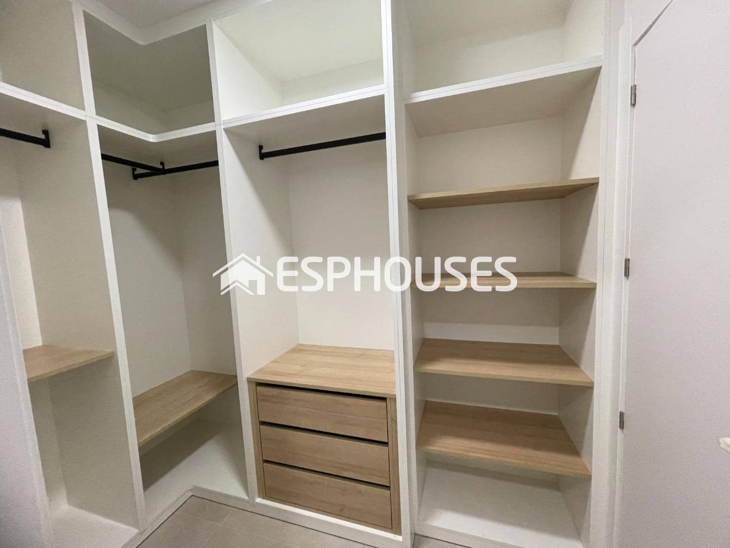 3 bedroom Villa for sale in Almoradi with pool garage - € 359,900 (Ref: 9444259)