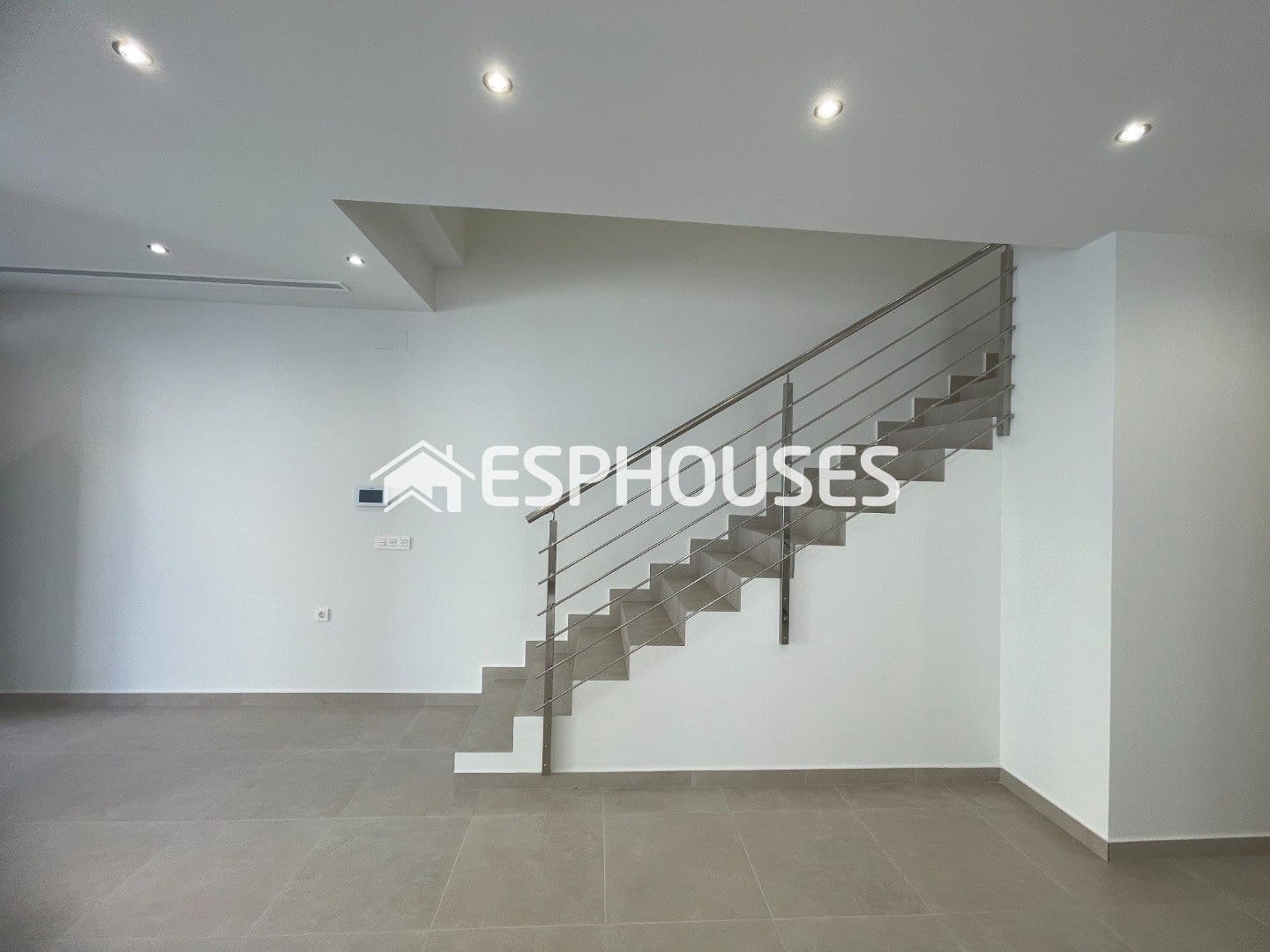 3 bedroom Villa for sale in Almoradi with pool - € 359,900 (Ref: 9444259)