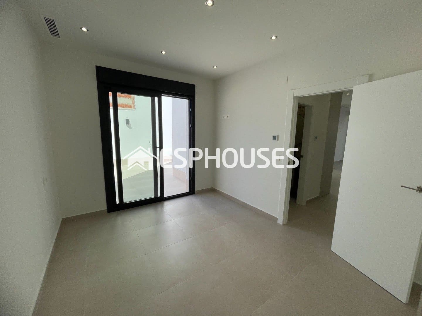 3 bedroom Villa for sale in Almoradi with pool - € 359,900 (Ref: 9444259)